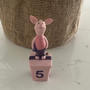 Disney Pooh And Friends - "Five is for Friendships that never End" figurine